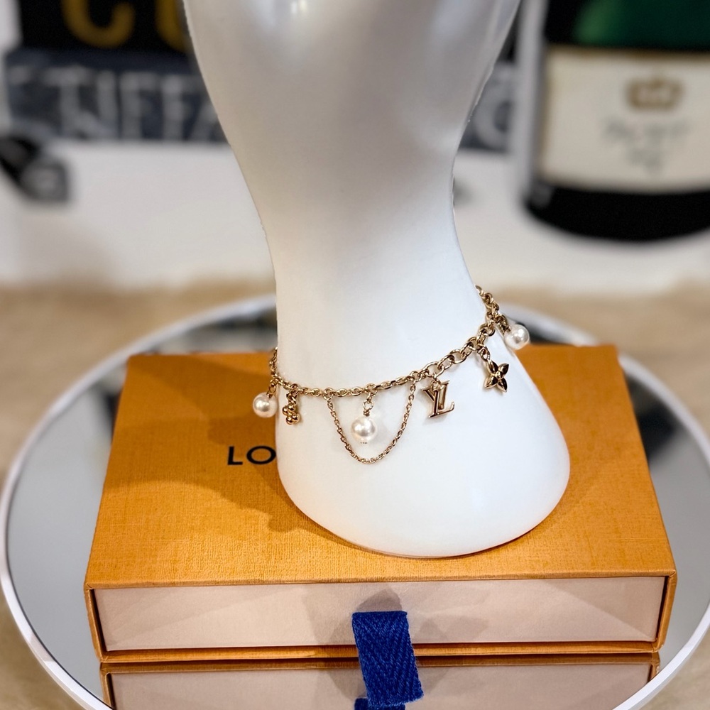 š„ LOUIS VUITTON BLOOMING PEARLS BRACELET FULL INCLUSION PRESTINE SIZE 7ā - Picture 12 of 12